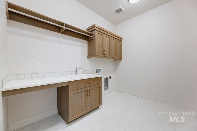 14198 N Woodpecker Ave, Boise, ID 83714