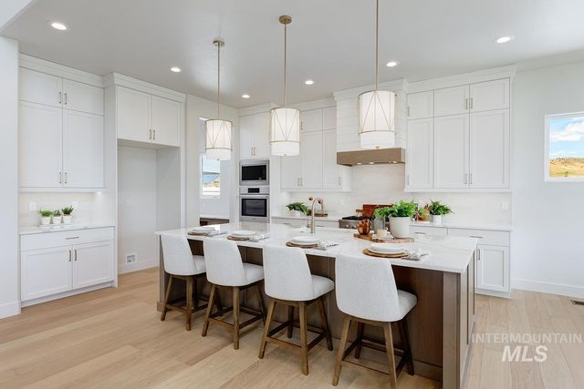 14198 N Woodpecker Ave, Boise, ID 83714