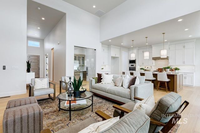 14198 N Woodpecker Ave, Boise, ID 83714