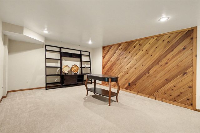 4043 Chamberlain Avenue, Grand Rapids, MI 49508