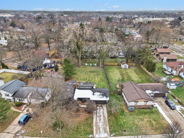 4043 Chamberlain Avenue, Grand Rapids, MI 49508