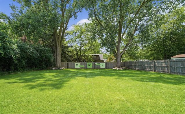 4043 Chamberlain Avenue, Grand Rapids, MI 49508