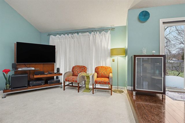 4043 Chamberlain Avenue, Grand Rapids, MI 49508