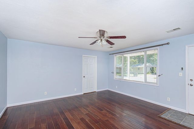 213 S REED ST, Centralia, MO 65240