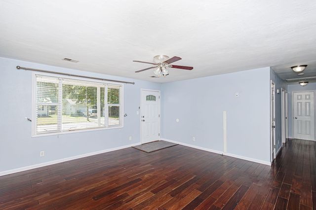 213 S REED ST, Centralia, MO 65240