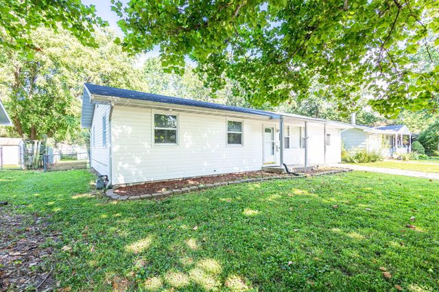 213 S REED ST, Centralia, MO 65240