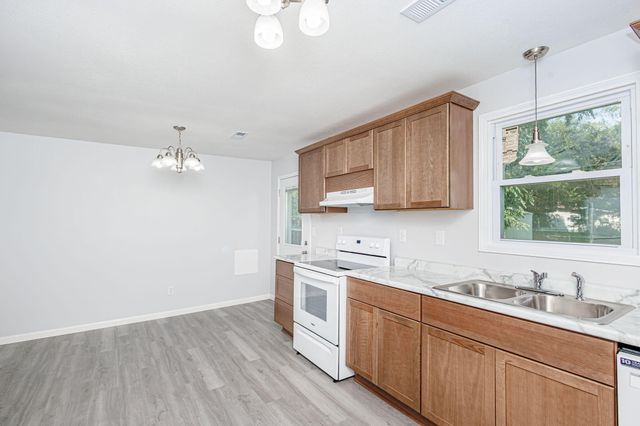 213 S REED ST, Centralia, MO 65240