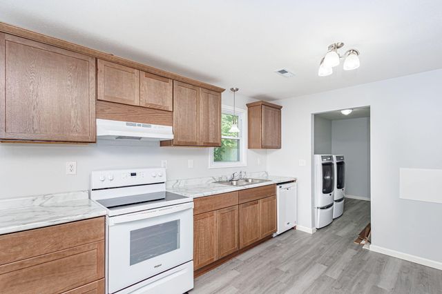 213 S REED ST, Centralia, MO 65240