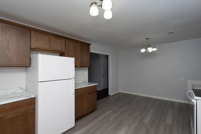 213 S REED ST, Centralia, MO 65240