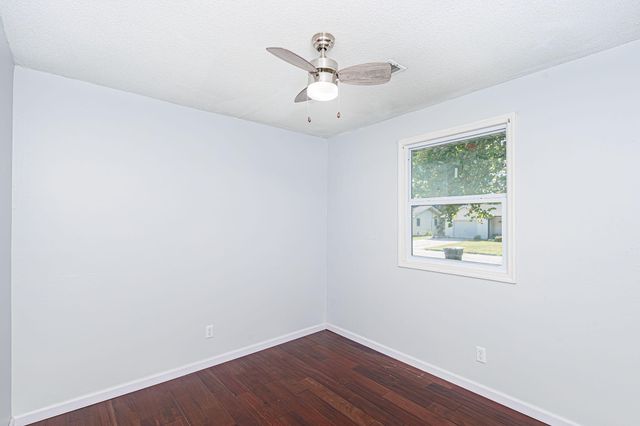213 S REED ST, Centralia, MO 65240