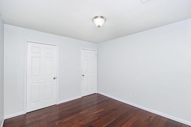 213 S REED ST, Centralia, MO 65240