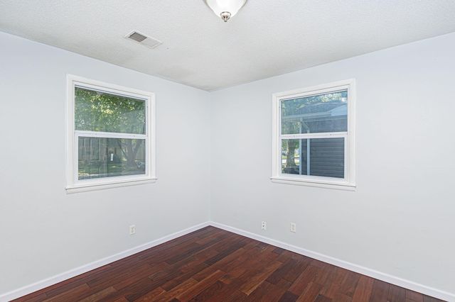 213 S REED ST, Centralia, MO 65240
