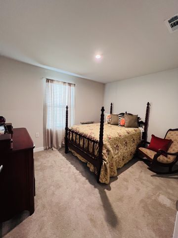 1049 Wilkinson Ln, White House, TN 37188