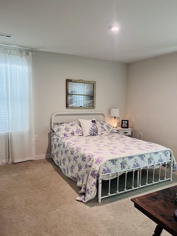 1049 Wilkinson Ln, White House, TN 37188