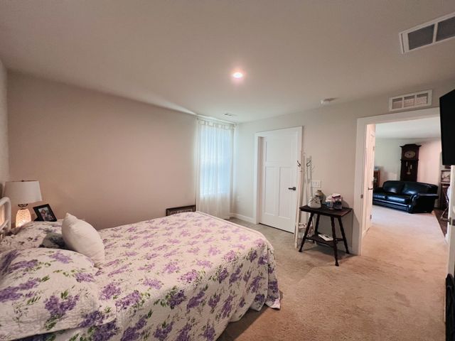 1049 Wilkinson Ln, White House, TN 37188