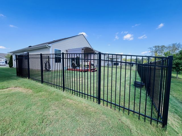 1049 Wilkinson Ln, White House, TN 37188