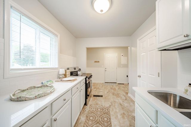 5906 Monona Drive, Kokomo, IN 46902