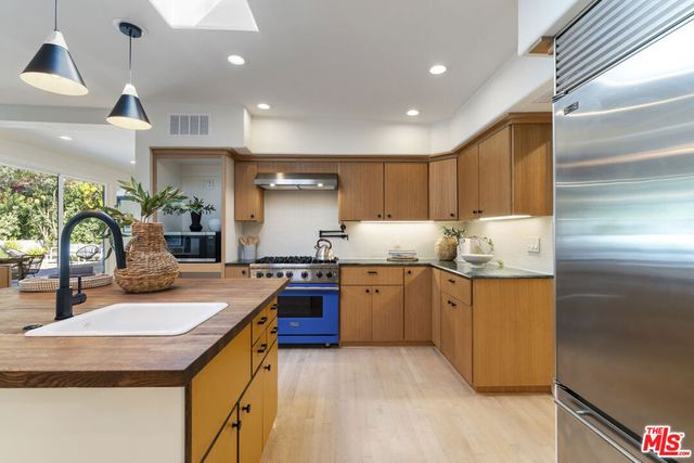 3108 Nichols Canyon Road, Los Angeles, CA 90046