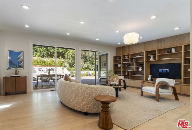 3108 Nichols Canyon Road, Los Angeles, CA 90046