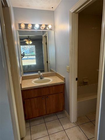 2060 NW 42ND STREET, Ocala, FL 34475