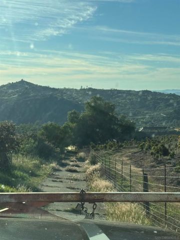 30421 Castle Crest, Valley Center, CA 92082