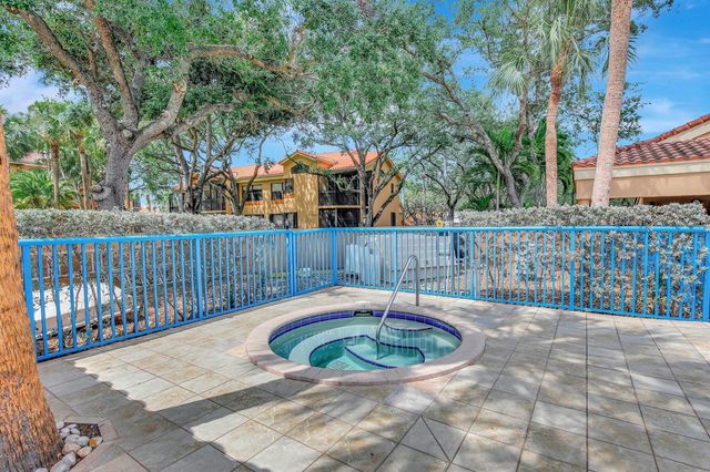 15499 Miami Lakeway N 306-5, Miami Lakes, FL 33014