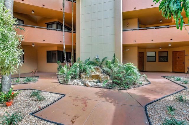 15499 Miami Lakeway N 306-5, Miami Lakes, FL 33014