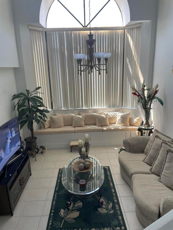 15499 Miami Lakeway N 306-5, Miami Lakes, FL 33014