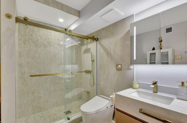 5550 N Ocean Drive 21c, Singer Island, FL 33404