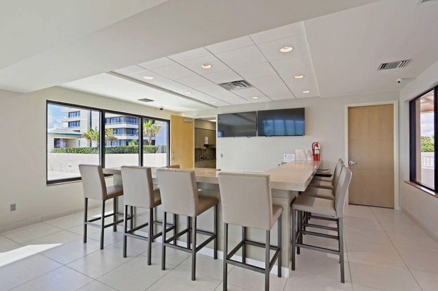 5550 N Ocean Drive 21c, Singer Island, FL 33404