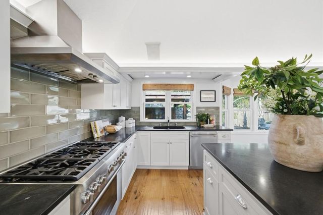 810 Glencrag Way, Woodside, CA 94062