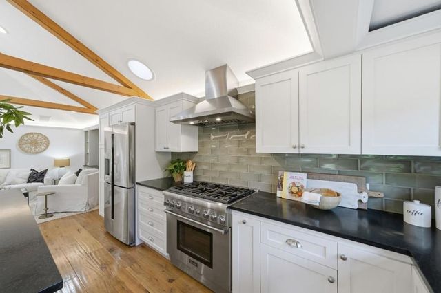 810 Glencrag Way, Woodside, CA 94062