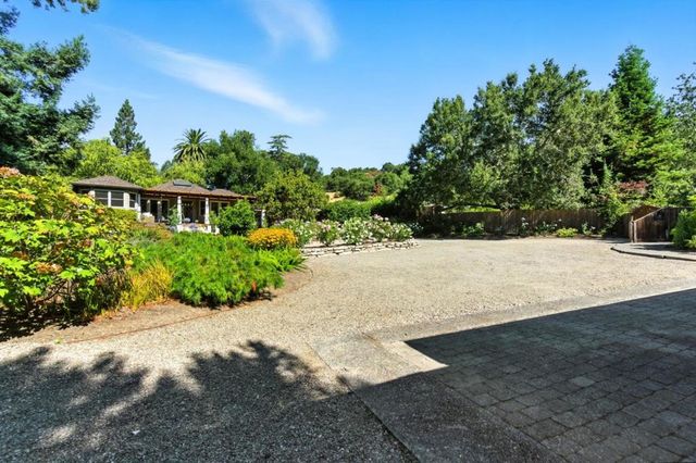 810 Glencrag Way, Woodside, CA 94062