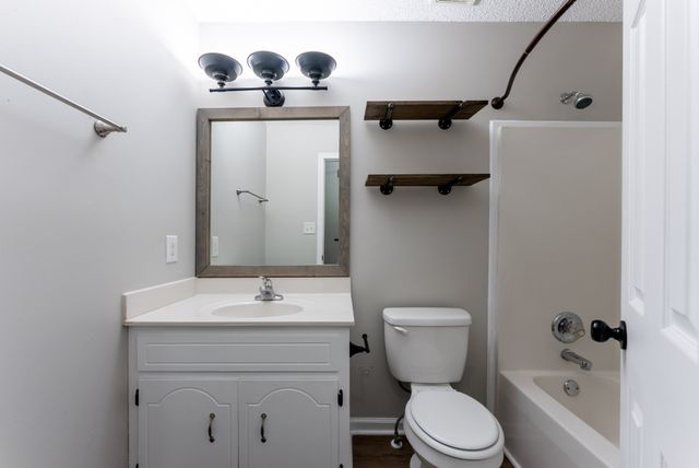 3826 Man O War Blvd, Clarksville, TN 37042