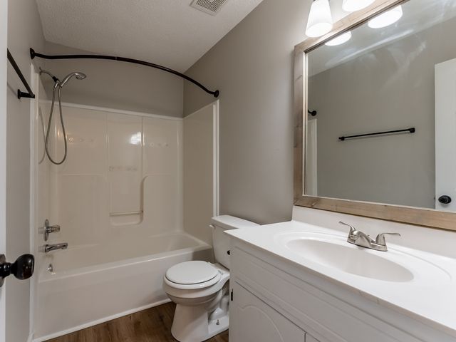 3826 Man O War Blvd, Clarksville, TN 37042