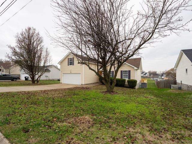 3826 Man O War Blvd, Clarksville, TN 37042