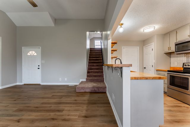 3826 Man O War Blvd, Clarksville, TN 37042