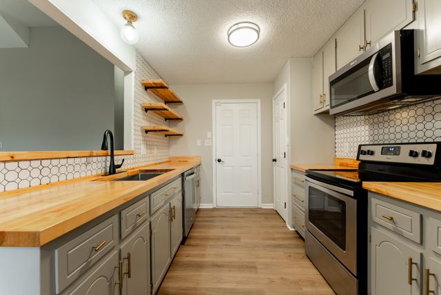 3826 Man O War Blvd, Clarksville, TN 37042