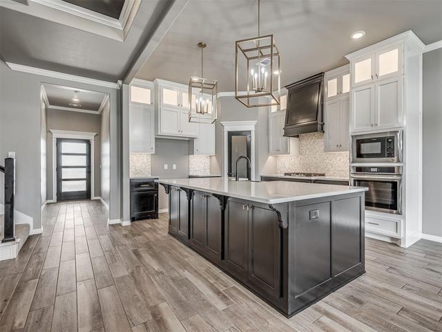 803 NE 33rd Street, Moore, OK 73160