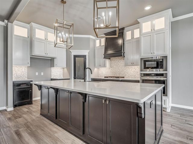 803 NE 33rd Street, Moore, OK 73160