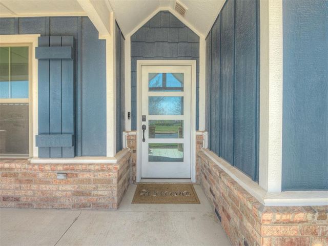 803 NE 33rd Street, Moore, OK 73160