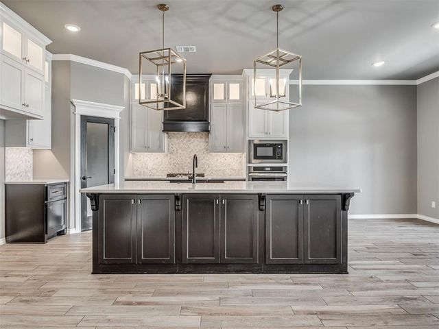 803 NE 33rd Street, Moore, OK 73160