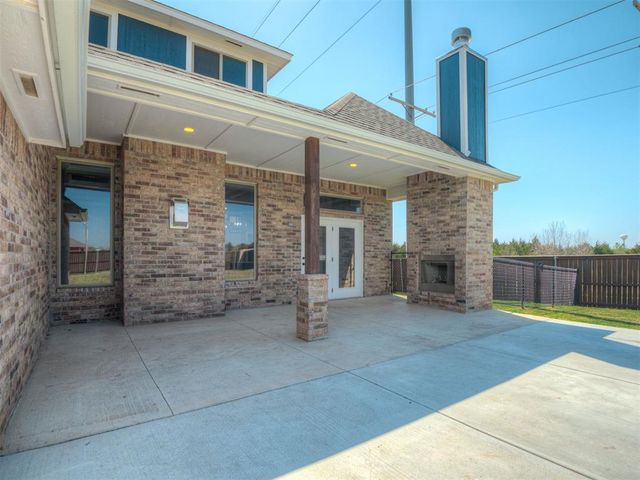 803 NE 33rd Street, Moore, OK 73160