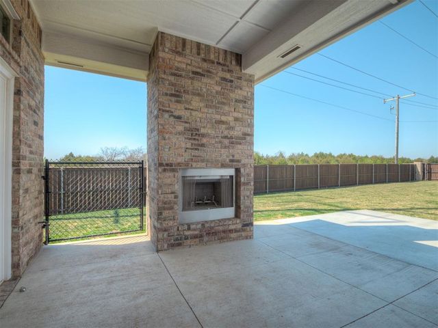 803 NE 33rd Street, Moore, OK 73160