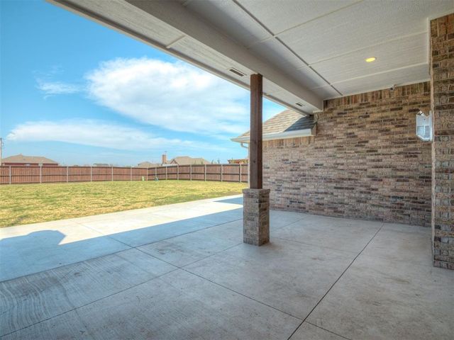 803 NE 33rd Street, Moore, OK 73160