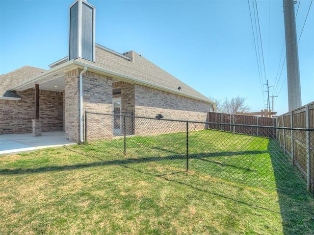 803 NE 33rd Street, Moore, OK 73160