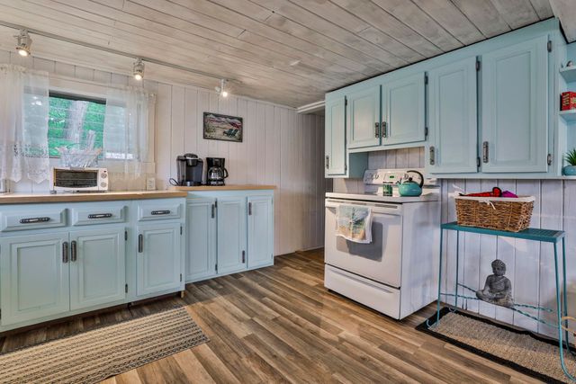 100-102 Tucker Shore Road, Belmont, NH 03220