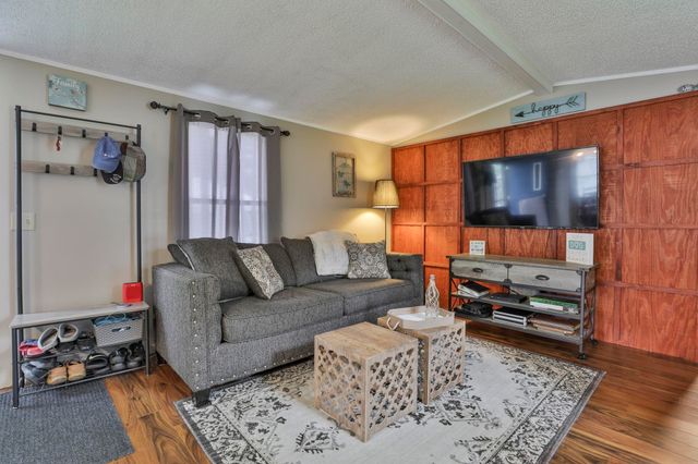 100-102 Tucker Shore Road, Belmont, NH 03220