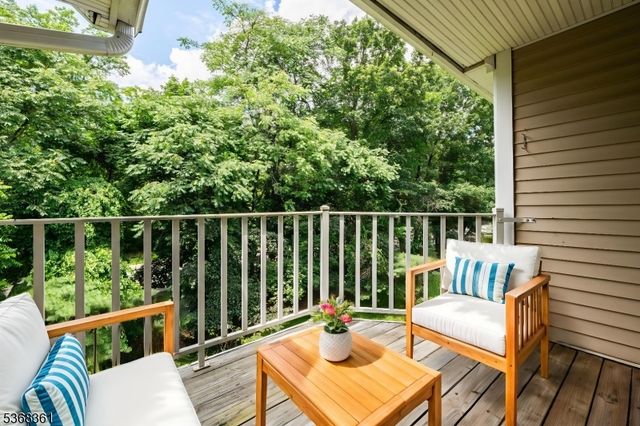 401 Poets Way, Mahwah Twp., NJ 07430