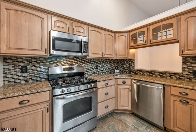 401 Poets Way, Mahwah Twp., NJ 07430